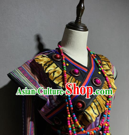Chinese Yi Nationality Minority Costumes Ethnic Woman Folk Dance Clothing and Headpiece