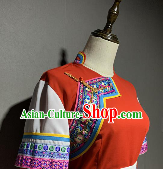Chinese Bai Nationality Minority Costumes Yunnan Ethnic Young Woman Outfits Clothing and Hat