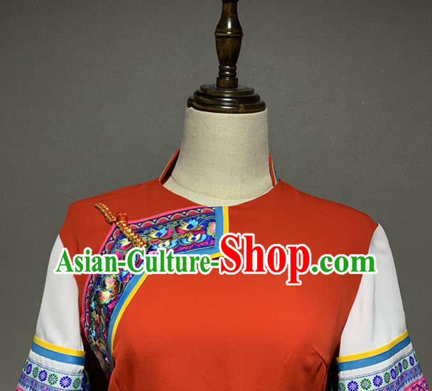 Chinese Bai Nationality Minority Costumes Yunnan Ethnic Young Woman Outfits Clothing and Hat