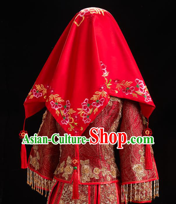 China Traditional Wedding Headpiece Red Satin Kerchief Xiuhe Suit Embroidered Bridal Veil