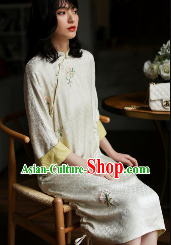 Republic of China Embroidered Beige Cheongsam Costume Traditional Minguo Young Lady Qipao Dress
