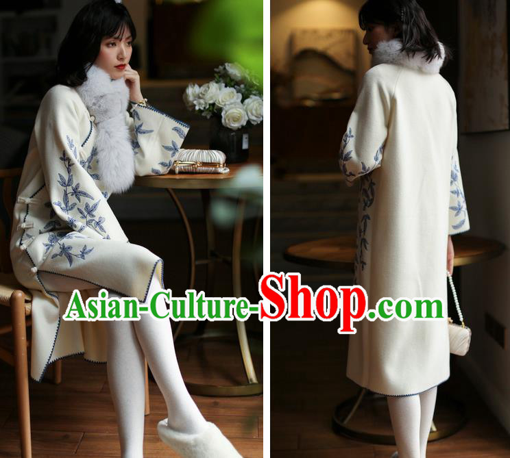 China Winter Printing White Woolen Cheongsam Costume Traditional Young Woman Qipao Dress