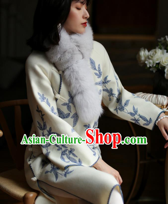 China Winter Printing White Woolen Cheongsam Costume Traditional Young Woman Qipao Dress