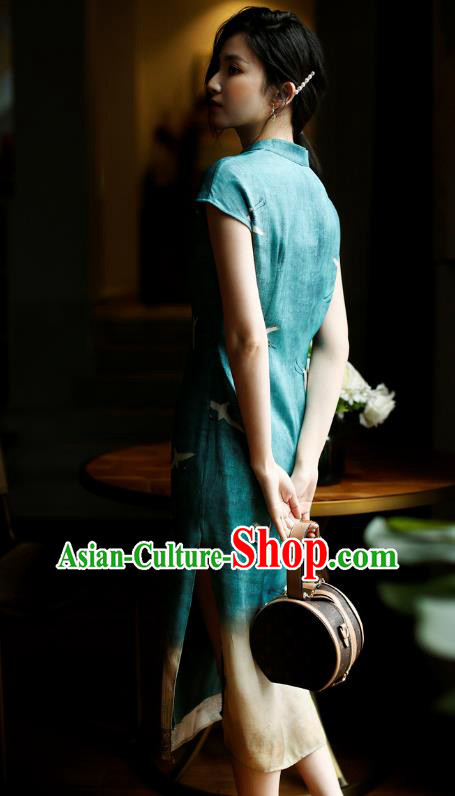 China Classical Young Woman Cheongsam Costume Traditional Printing Green Silk Qipao Dress