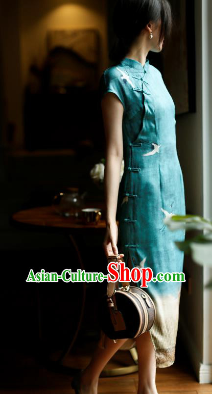 China Classical Young Woman Cheongsam Costume Traditional Printing Green Silk Qipao Dress