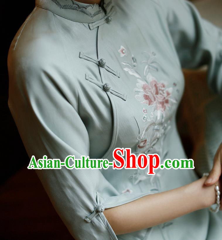China Classical Cheongsam Costume Traditional Embroidered Light Green Qipao Dress