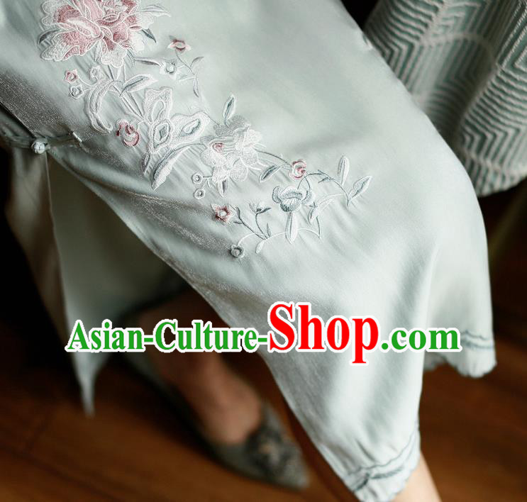 China Classical Cheongsam Costume Traditional Embroidered Light Green Qipao Dress