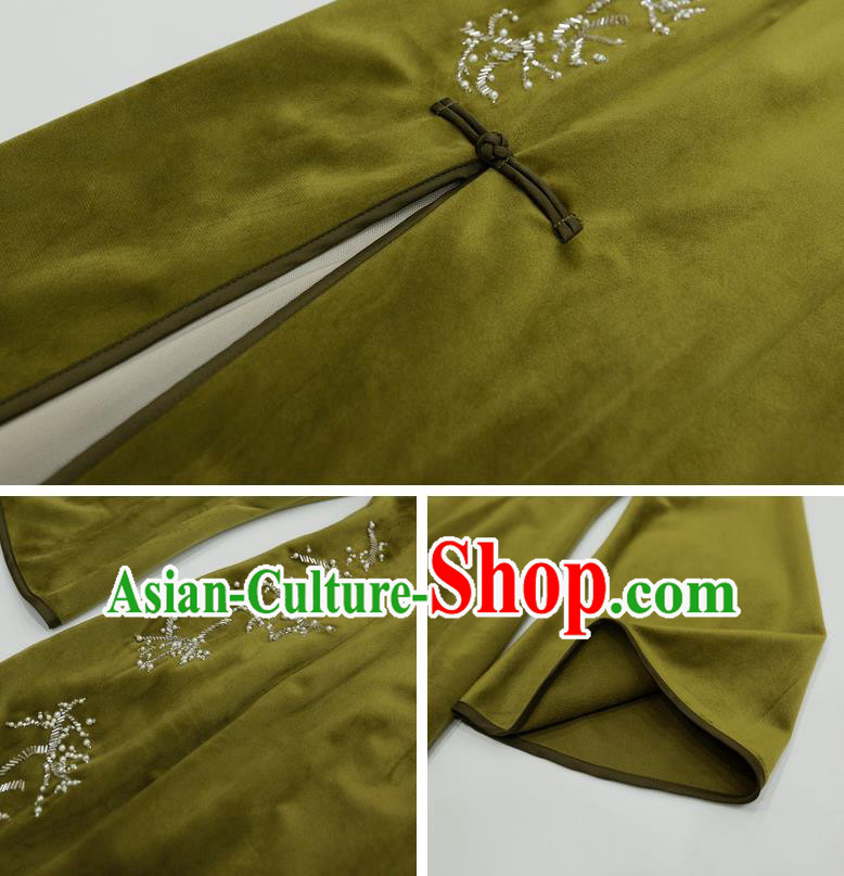 China Classical Dance Cheongsam Costume Traditional Young Lady Green Pleuche Qipao Dress