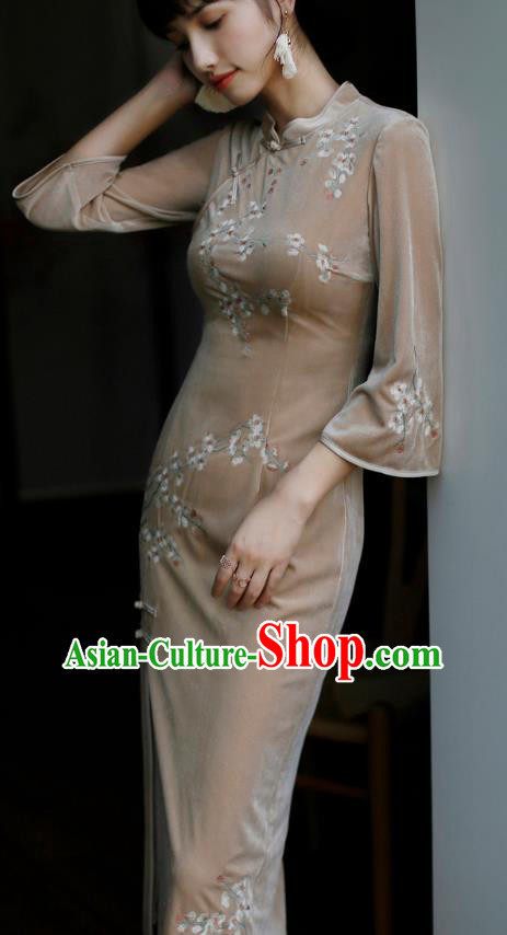 China Classical Embroidered Cheongsam Costume Traditional Young Lady Brown Velvet Qipao Dress