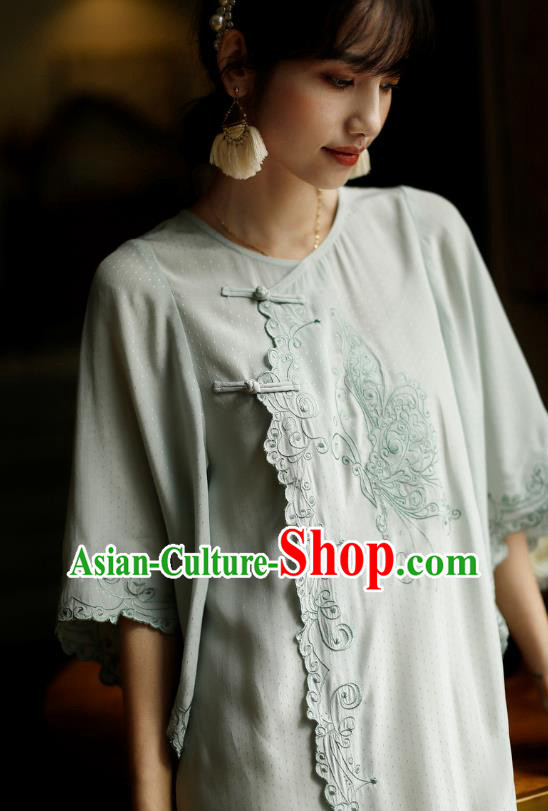 China Classical Light Green Cheongsam Costume Traditional Young Lady Embroidered Butterfly Qipao Dress