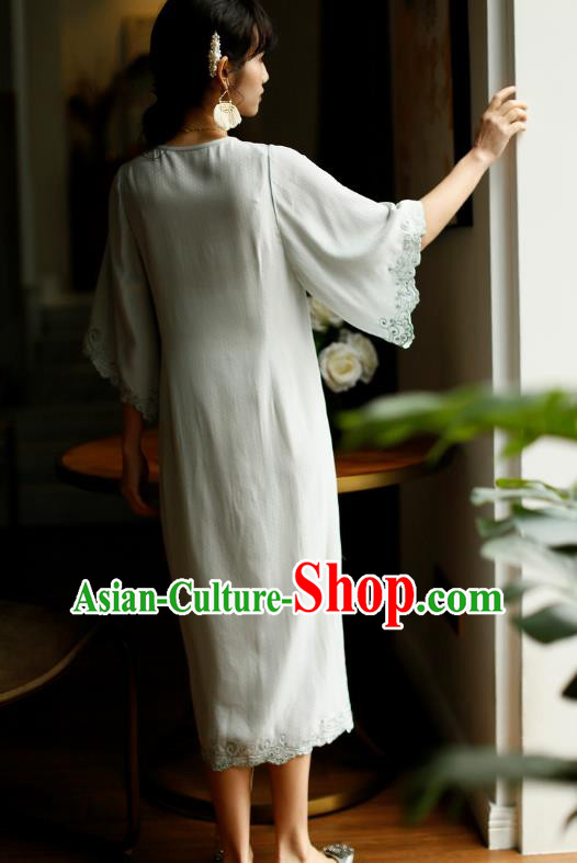 China Classical Light Green Cheongsam Costume Traditional Young Lady Embroidered Butterfly Qipao Dress