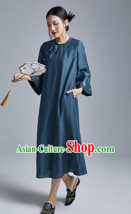 China Classical Embroidered Loose Cheongsam Costume Traditional Young Lady Navy Silk Qipao Dress