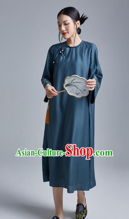 China Classical Embroidered Loose Cheongsam Costume Traditional Young Lady Navy Silk Qipao Dress
