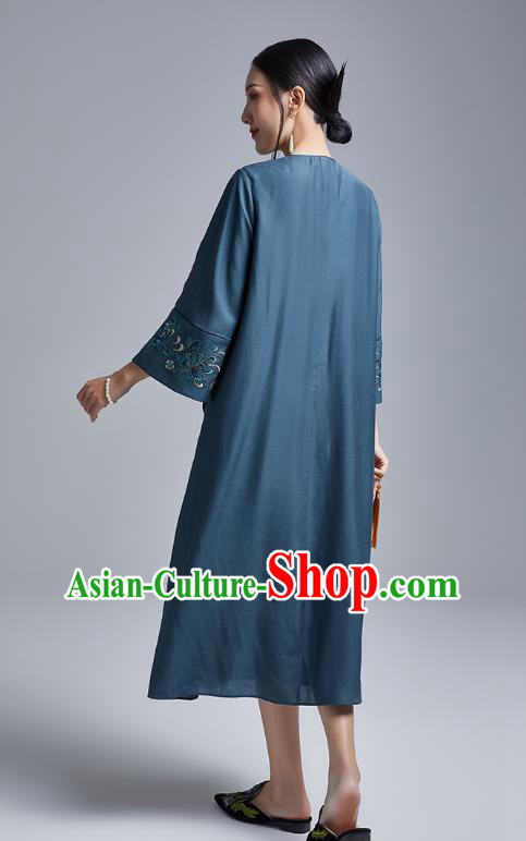 China Classical Embroidered Loose Cheongsam Costume Traditional Young Lady Navy Silk Qipao Dress
