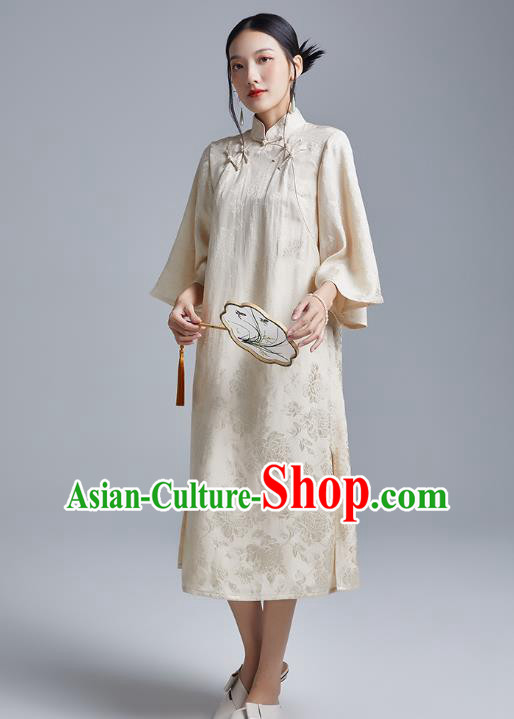 China Classical Brocade Cheongsam Costume Traditional Young Lady Beige Silk Qipao Dress