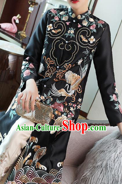China Traditional Tang Suit Outer Garment National Embroidered Black Brocade Dust Coat