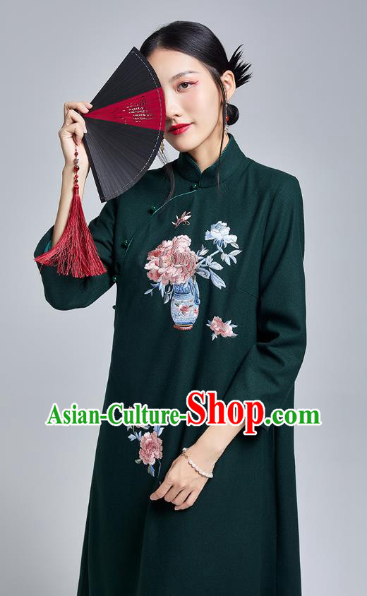 China Classical Atrovirens Woolen Cheongsam Costume Traditional Young Lady Embroidered Qipao Dress