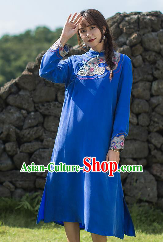 China Classical Embroidered Slant Opening Cheongsam Traditional Young Lady Royallbue Qipao Dress