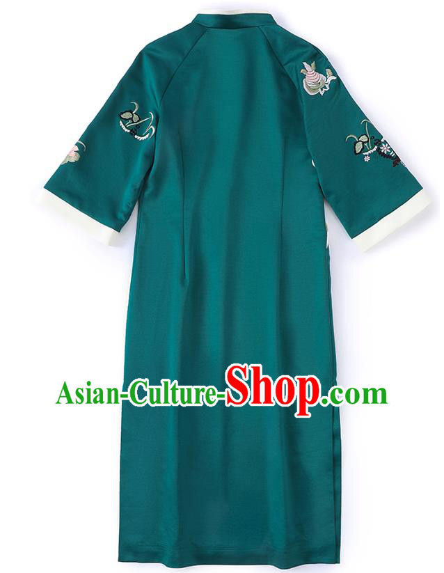China Traditional Tang Suit Qipao Dress Classical Embroidered Green Silk Cheongsam