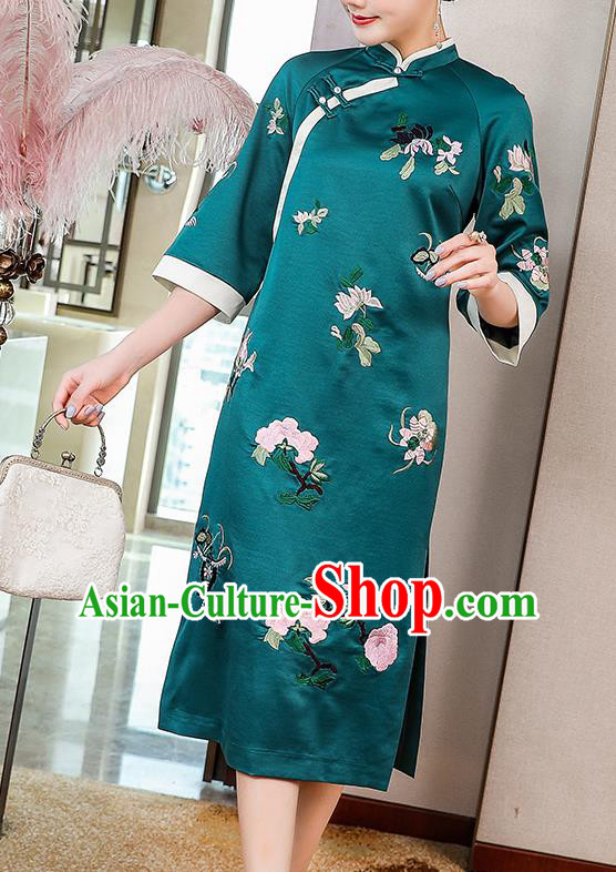 China Traditional Tang Suit Qipao Dress Classical Embroidered Green Silk Cheongsam