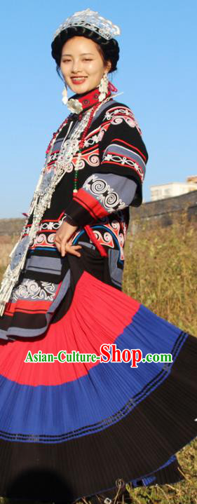 China Yi Nationality Wedding Clothing Traditional Liangshan Ethnic Folk Dance Costumes and Headwear