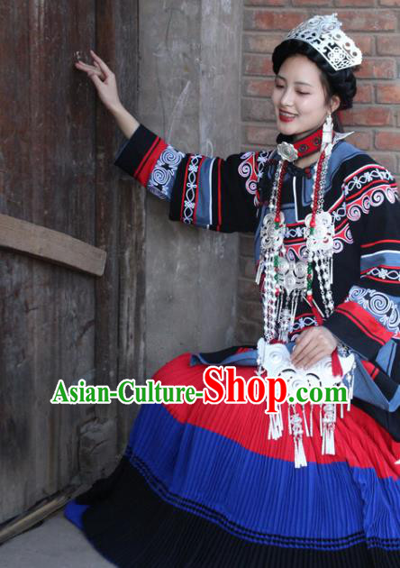 China Yi Nationality Wedding Clothing Traditional Liangshan Ethnic Folk Dance Costumes and Headwear