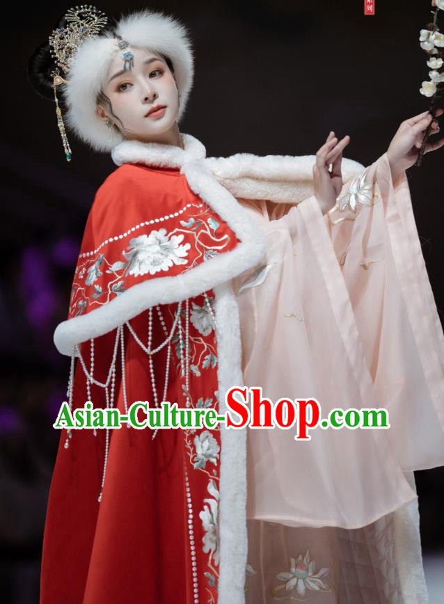 China Ancient Ming Dynasty Court Woman Embroidered Red Cape Historical Hanfu Clothing