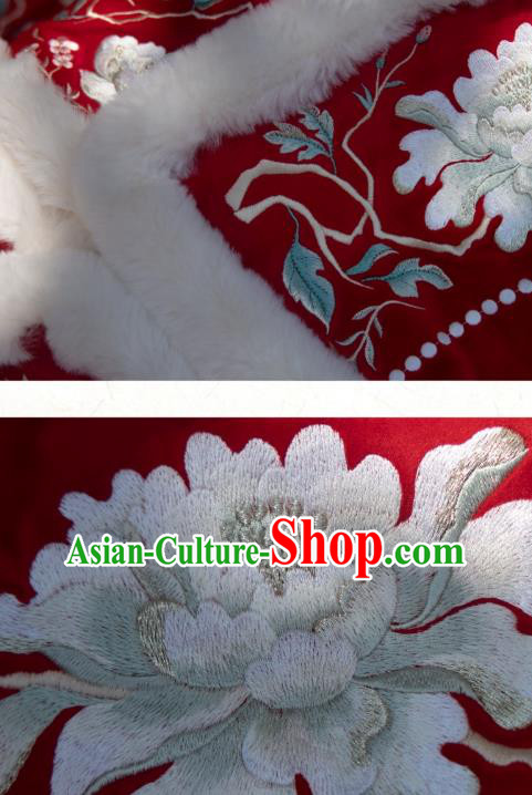 China Ancient Ming Dynasty Court Woman Embroidered Red Cape Historical Hanfu Clothing