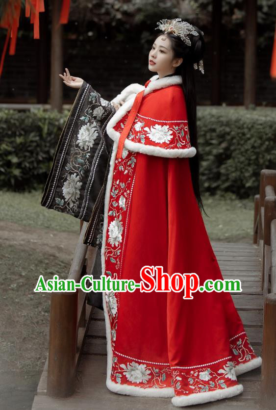 China Ancient Ming Dynasty Court Woman Embroidered Red Cape Historical Hanfu Clothing