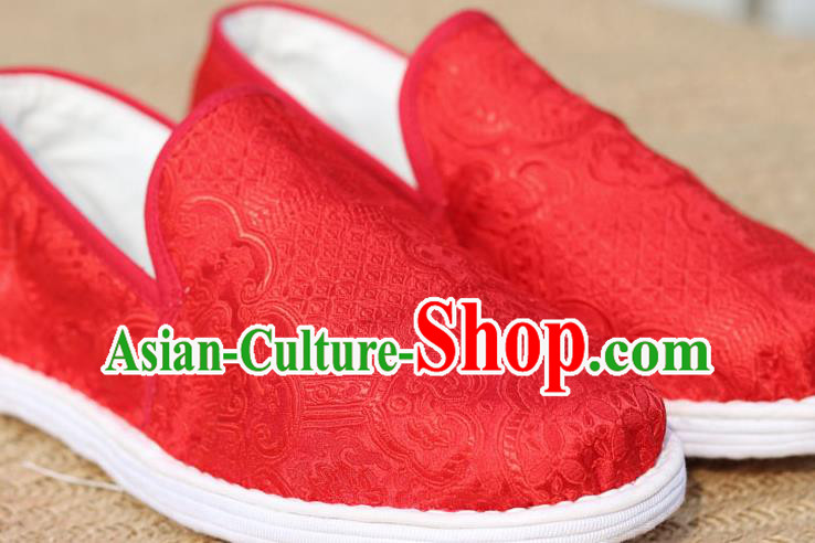 China Handmade Wedding Layered Cotton Sole Shoes National Woman Red Brocade Shoes