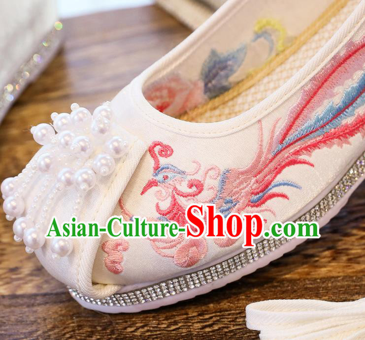 China Traditional Hanfu Pearls Tassel Shoes Handmade White Cloth Shoes National Embroidered Phoenix Shoes