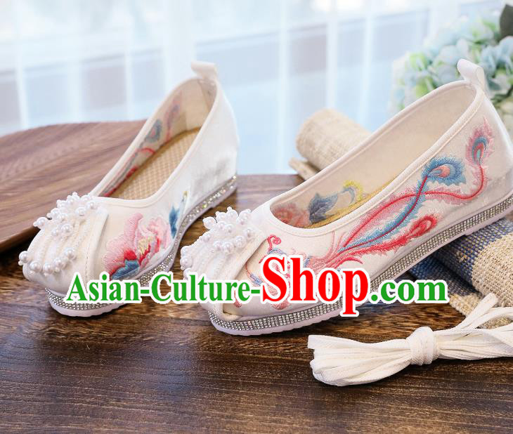 China Traditional Hanfu Pearls Tassel Shoes Handmade White Cloth Shoes National Embroidered Phoenix Shoes