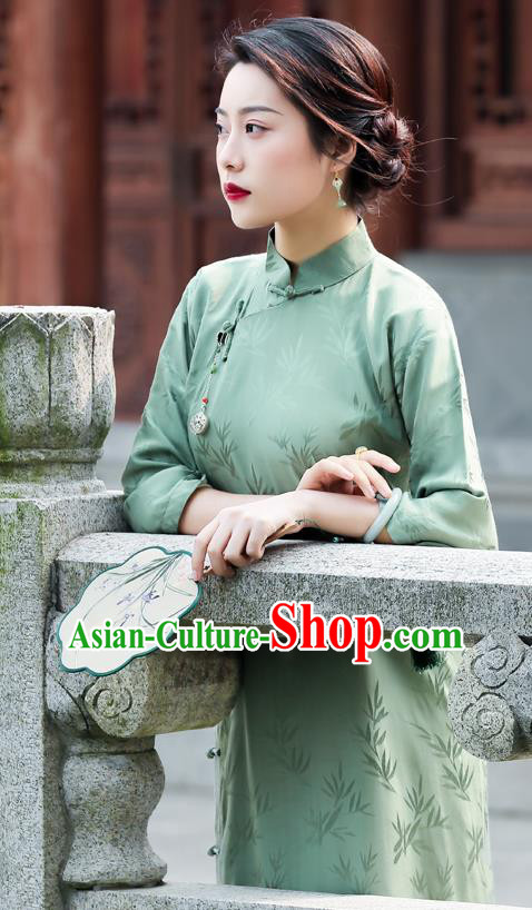 China Traditional Cheongsam Classical Bamboo Leaf Pattern Green Silk Qipao Dress