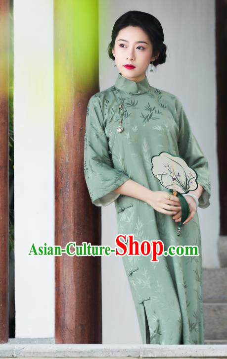 China Traditional Cheongsam Classical Bamboo Leaf Pattern Green Silk Qipao DressChina Traditional Cheongsam Classical Bamboo Leaf Pattern Green Silk Qipao Dress