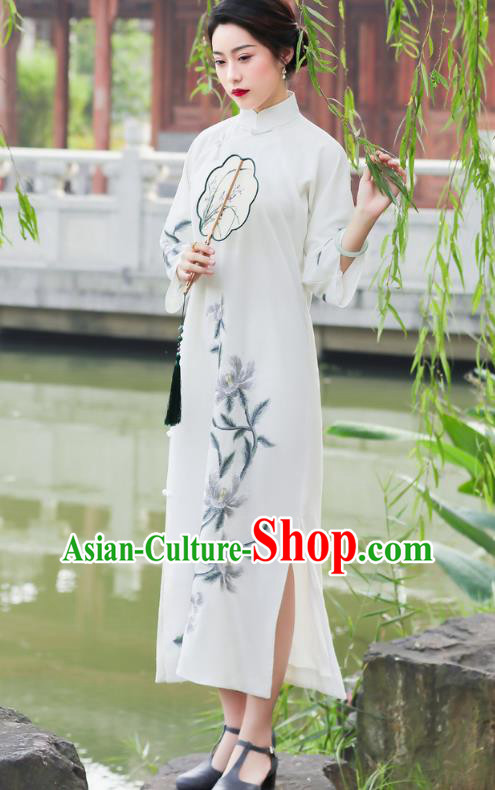 China Classical Embroidered Peony White Qipao Dress National Clothing Traditional Cheongsam