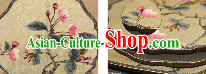 China Handmade Suzhou Craft Fan Traditional Beige Silk Fan Classical Dance Palace Fan