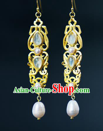 China Traditional Cheongsam Golden Earrings Handmade Pearl Chalcedonye Ear Accessories