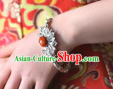 Chinese Traditional Silver Carving Peony Wristlet Accessories National Cheongsam Agate Bracelet