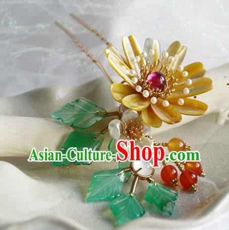 Chinese Ancient Young Lady Hairpin Traditional Ming Dynasty Yellow Shell Chrysanthemum Hair Stick