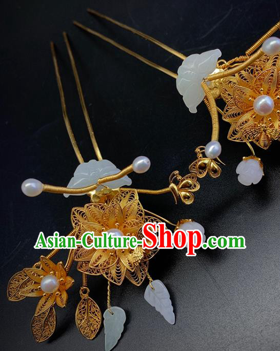 Chinese Ancient Queen Jade Butterfly Hairpin Traditional Ming Dynasty Empress Hair Accessories