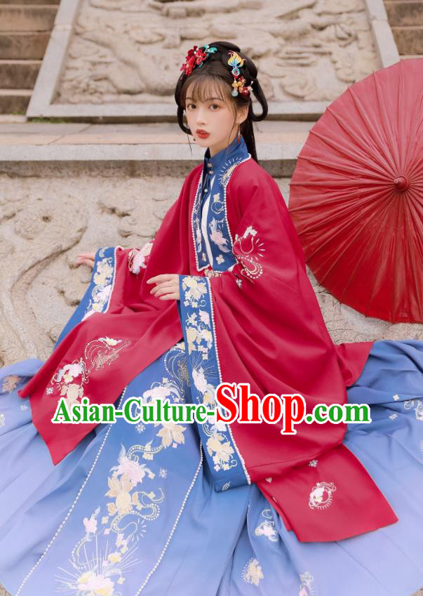 China Traditional Ming Dynasty Historical Costumes Ancient Patrician Lady Hanfu Clothing
