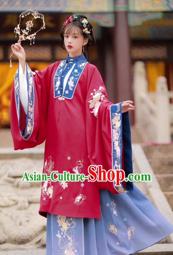 China Traditional Ming Dynasty Historical Costumes Ancient Patrician Lady Hanfu Clothing