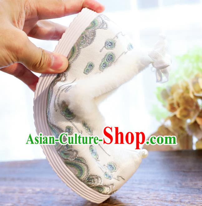 China National Embroidered White Cloth Shoes Traditional Winter Hanfu Shoes Handmade Ancient Princess Shoes