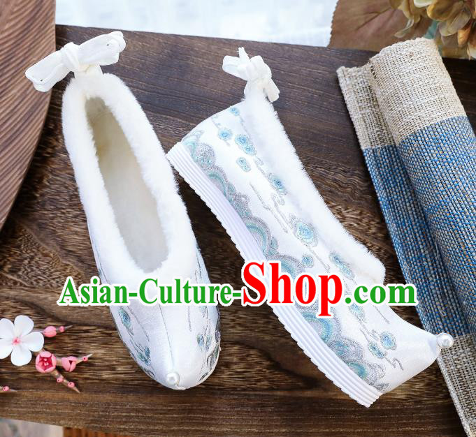 China National Embroidered White Cloth Shoes Traditional Winter Hanfu Shoes Handmade Ancient Princess Shoes