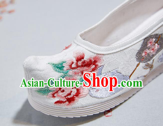China Handmade Ancient Princess White Cloth Shoes National Embroidered Peony Shoes Traditional Hanfu Shoes