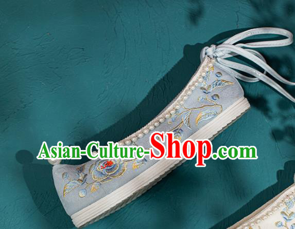 China Traditional Hanfu Pearls Shoes Handmade Ancient Princess Shoes Light Blue Embroidered Shoes