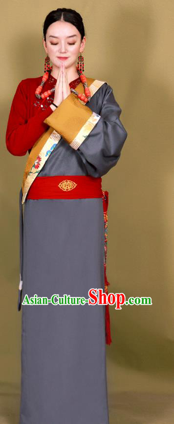 China Traditional Xizang Minority Grey Bola Tibetan Robe Zang Nationality Heishui Dance Clothing