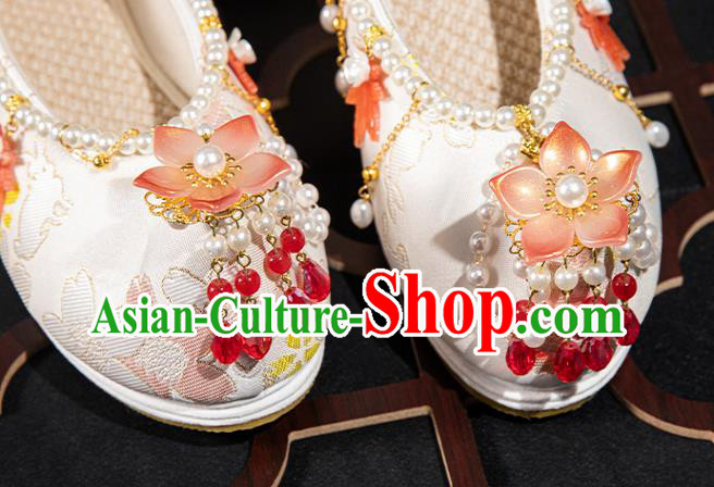 China Embroidered Shoes Traditional Ming Dynasty Princess Shoes Handmade Hanfu White Cloth Shoes