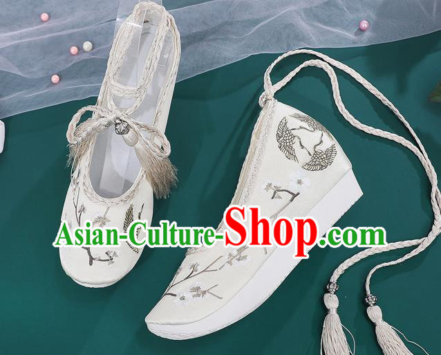 China Traditional Ming Dynasty Hanfu Shoes Ancient Princess Embroidered Shoes National White Satin Shoes