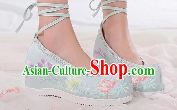 China National Woman Light Blue Cloth Shoes Traditional Embroidered Wedges Shoes Handmade Shoes